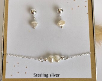 Pearl jewelry set, Pearl bracelet and earrings set, silver jewelry set, handmade jewelry, bridesmaid gift, women gifts, pearl set