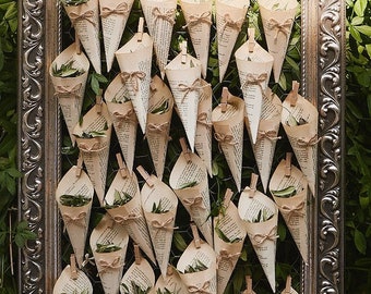 Cone for confetti, rice and petals.