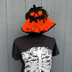 Crochet Poison Pumpkin Ruffle Hat | Crochet Pumpkin Hat | Gothic fruit hat | Spooky Aesthetic | Halloween Vibes | Rotten Pumpkin Hat | RTP