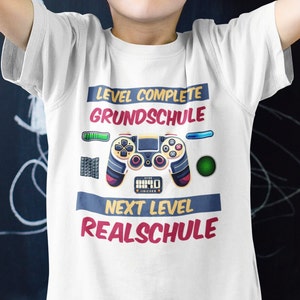 Camiseta infantil nivel completo de escuela primaria. Camiseta de matrícula de 5º de secundaria. Regalo escolar nieto, sobrino y jugador. Personalizado.