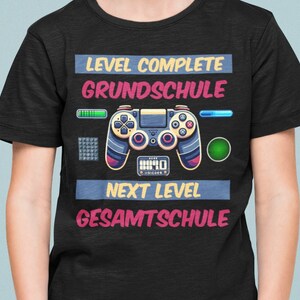 Regalo para niños. Camiseta Nivel Escuela Primaria Completa 2024. Matrícula Escolar Integral 5to Grado. Camiseta para nietos, sobrinos y jugadores.