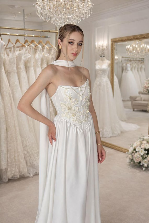 white christmas dresses Minimalist Vintage Scoop Neck Corset Wedding Ball Gown Light Ivory main image 1
