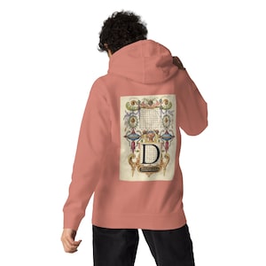 Sudadera con la letra D – Arte iluminado del siglo XVI de Hoefnagel / Regalo de Dark Academia / Sudadera con inicial personalizada / Tipografía renacentista