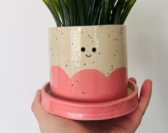 Handmade Happy Face Ceramic Plant Pot with Tray (Small) | Pink Scallop Design | Planter
