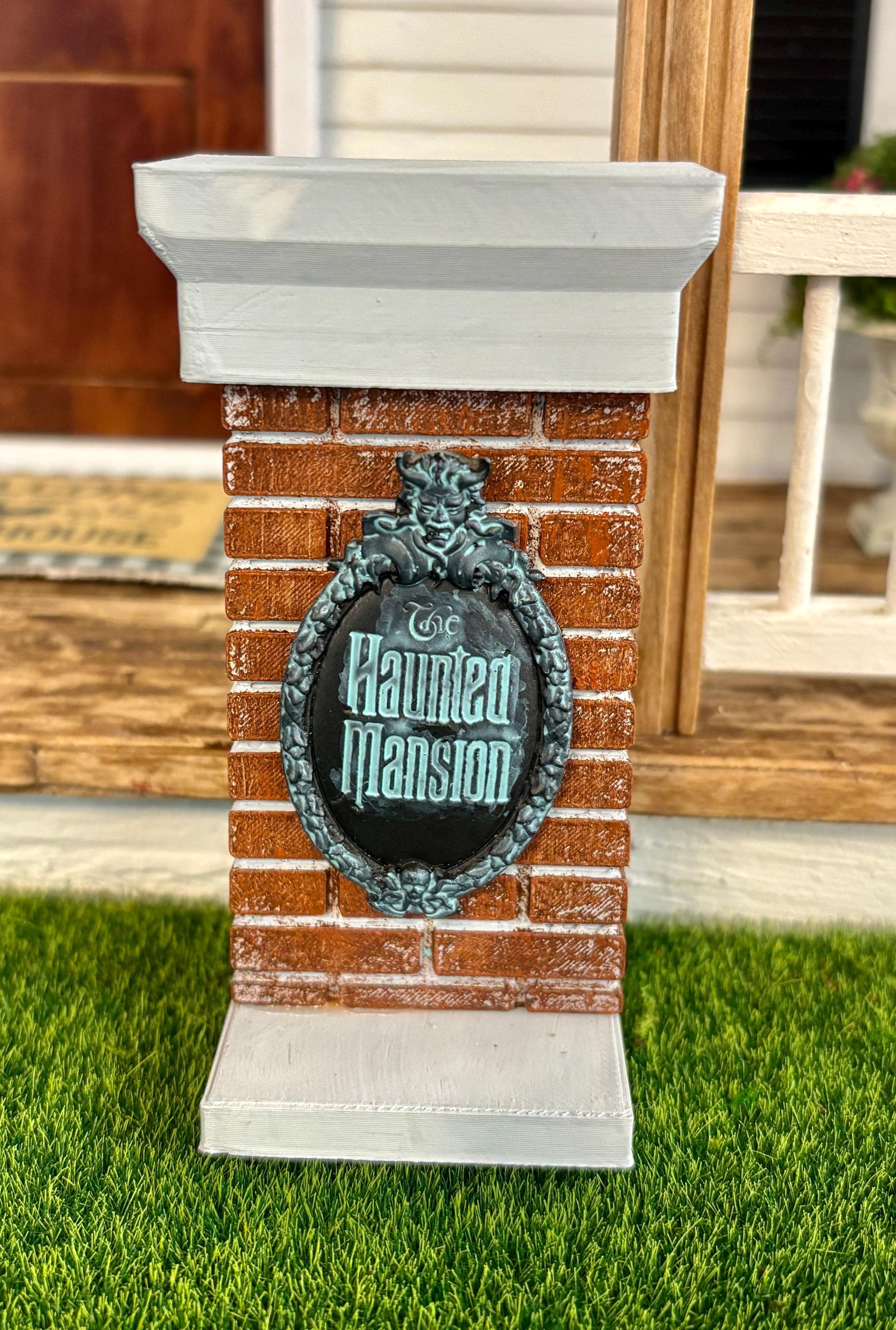 Dollhouse Miniature Haunted Mansion Brick Pillar: Halloween Diorama Decor