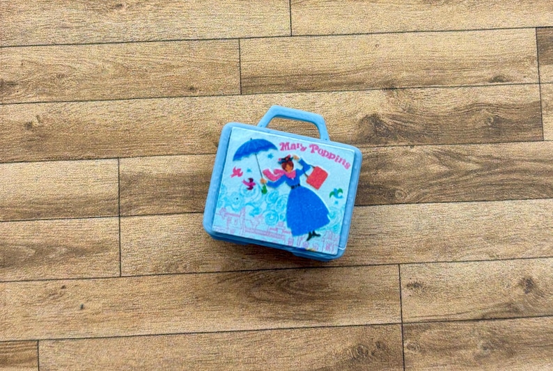 Dollhouse Miniature Retro Lunchbox 1:12 Scale - Diorama Accessory image 5