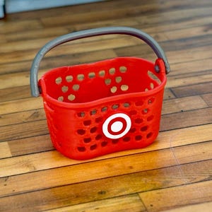 1:12 Miniature Dollhouse Shopping Basket / Dollhouse Modern Dollhouse Miniature Scene / Diorama 1/12th Scale