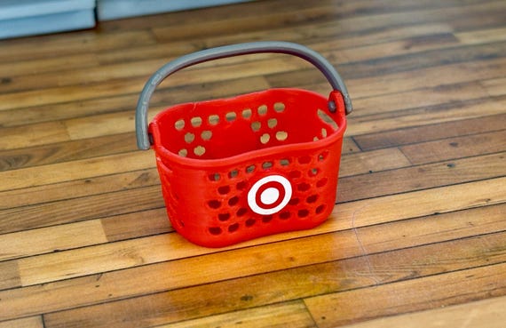 Miniature Dollhouse Shopping Basket: 1/12 Scale Diorama