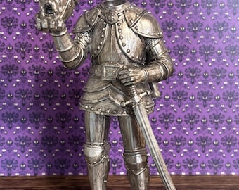 Miniatura della Haunted Mansion: Cavaliere Decapitato / Cavaliere Senza Testa – Replica da collezione in scala 1:12 / Decorazione Gotica