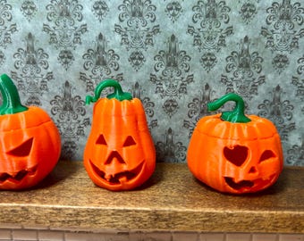 Dollhouse Miniature Halloween Pumpkins: Carved Jack-o'-Lantern Decor