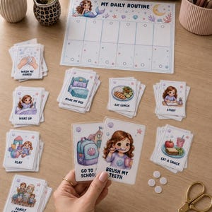 Puede incluir: Un gráfico de rutina diaria y un conjunto de tarjetas de actividades ilustradas con personajes de dibujos animados. Las tarjetas incluyen etiquetas de texto como Wash My Hands, Make My Bed, Eat Lunch, Study, Play, Go To School, Brush My Teeth, Eat A Snack y Family Gathering.