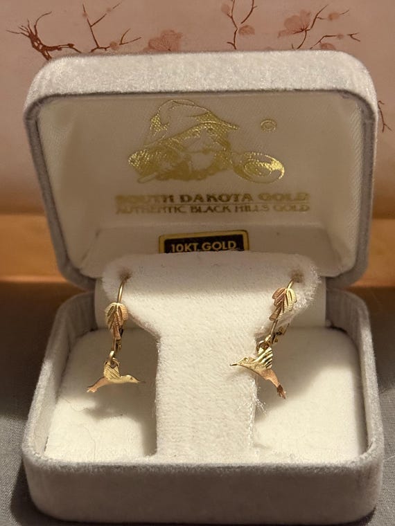 Vintage 10k Black Hills Gold Hummingbird Earrings