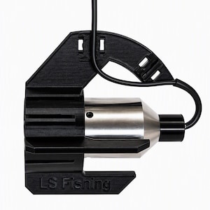 Side view of the black anti-spinner on a stainless Carplounge Winchcam camera, cable looped through the front clip so the camera looks straight ahead