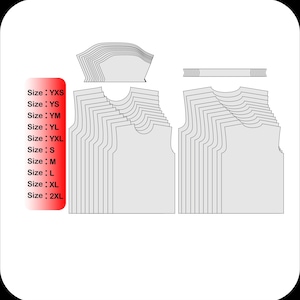 Peut inclure: Un ensemble de pièces de patron en tissu gris pour un vêtement sans manches, incluant plusieurs panneaux avant et arrière empilés, des têtes de manche et une bande de finition. Une étiquette rouge verticale liste les tailles de YXS à 2XL.