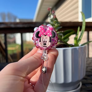 Retractable Minnie Mouse Badge Reel