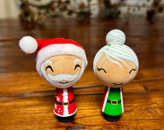 Santa & Mrs. Claus | Christmas Peg Doll Set | Handmade Christmas Decor | Stocking Stuffer | Sensory Play | Christmas Toy | Unique Holiday