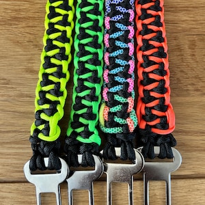 Paracord Dog Seatbelt Clip | Car Safety Clip | Handmade to order