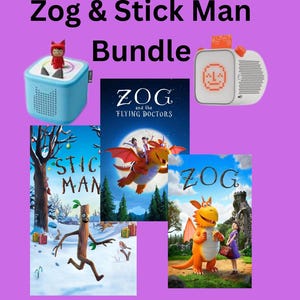 Peut inclure: Un ensemble Zog & Stick Man comprenant une enceinte bleu clair avec une figurine rouge, une enceinte numérique blanche avec un écran orange, et trois affiches illustrant des scènes des histoires Zog and the Flying Doctors, Stick Man et Zog.