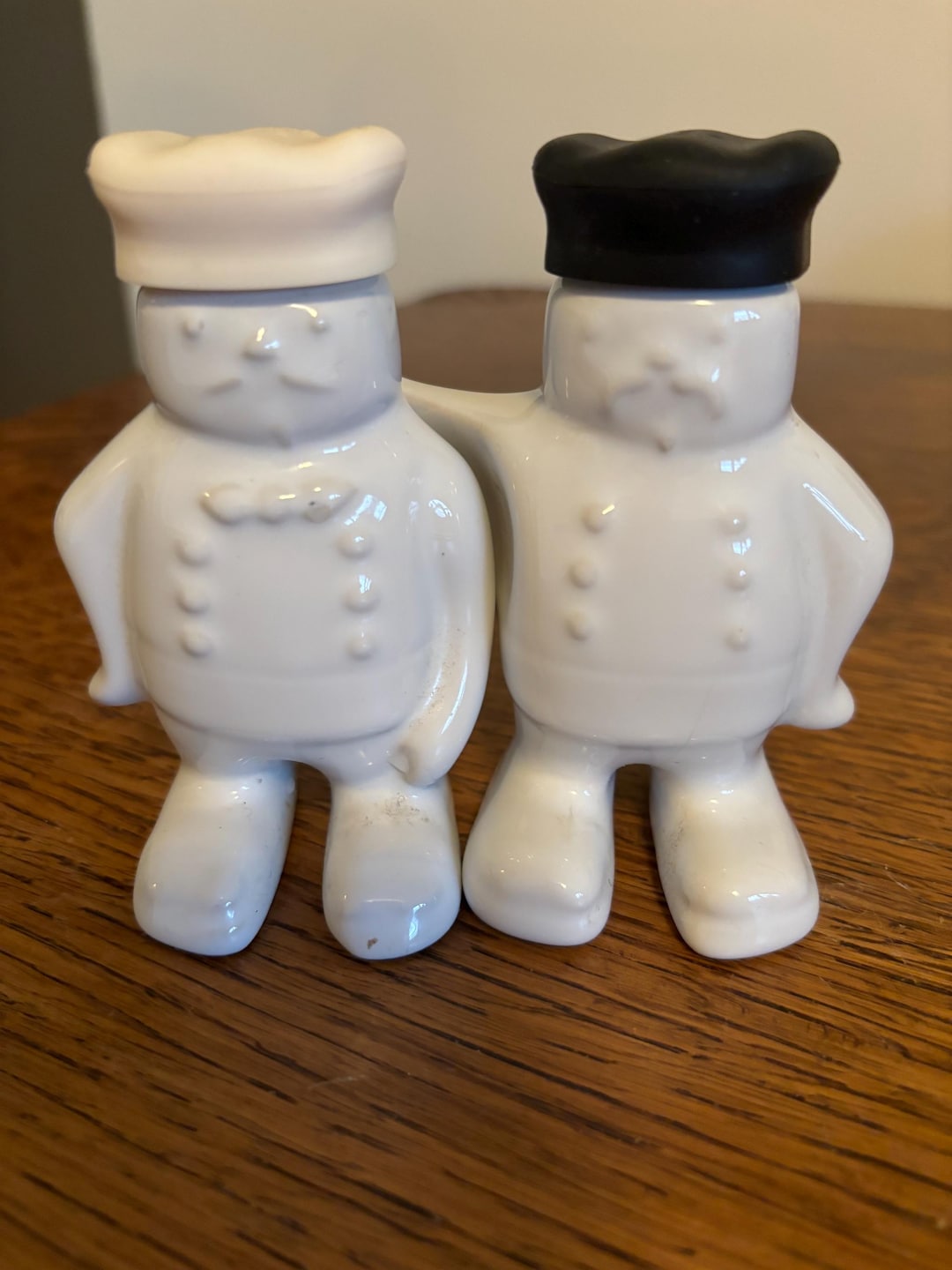 Huggng Salt & Pepper Shakers - Par | Stuffed Peppers, Salt Pepper