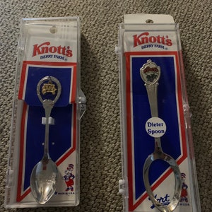 Vintage Knotts Berry Farm collector spoons