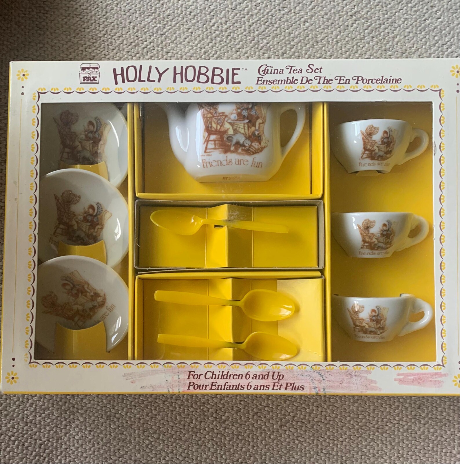 Holly Hobbie Tea Setnull