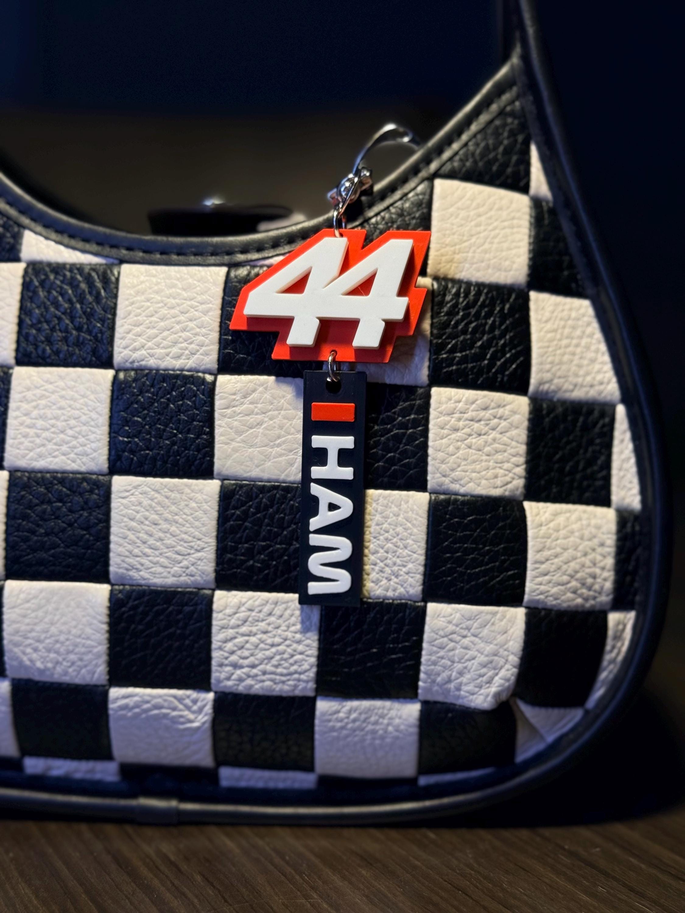 ルイス・ハミルトン選手着用 2026 F1 レッドイタリアチーム バック