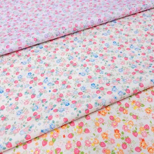 Floral Flores Morangos bonito algodão impresso cartão Cosmo tecido japonês - 43” por Half Meter