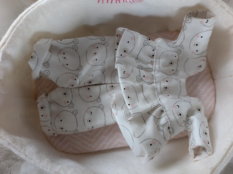 Nouveau cadeau patrimonial ! Collection BEDTIME Marmelade pyjama, panier de lit, bébé lapin, sac de couchage et oreiller Pyjamas