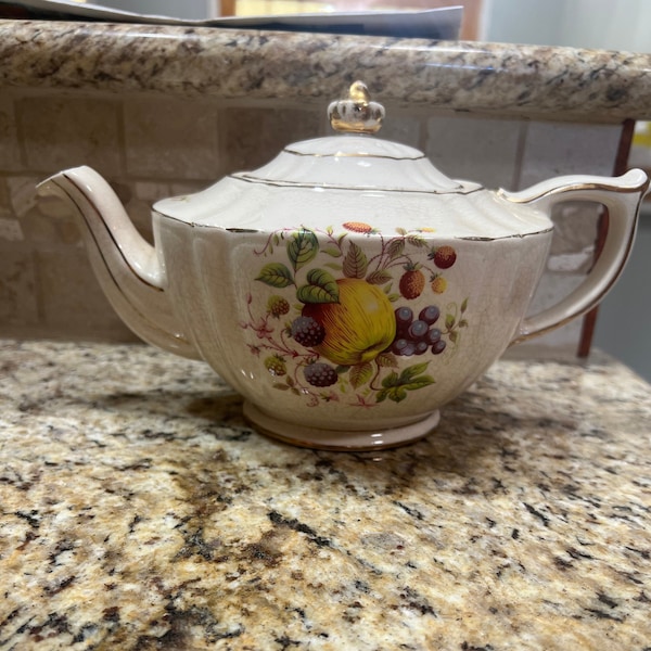 Sadler Tea Pot Cream with Fruit Pattern