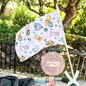 Bandera original para cochecito con clip / Amigos del oso de miel / Accesorio para parque temático / Etiqueta para cochecito