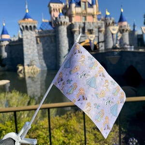The Original Stroller Flag w/ Clip | Snow Sisters | Park Accessory | Theme Park Trip | Stroller Tag | Stroller Tags | Mini Stroller Flag