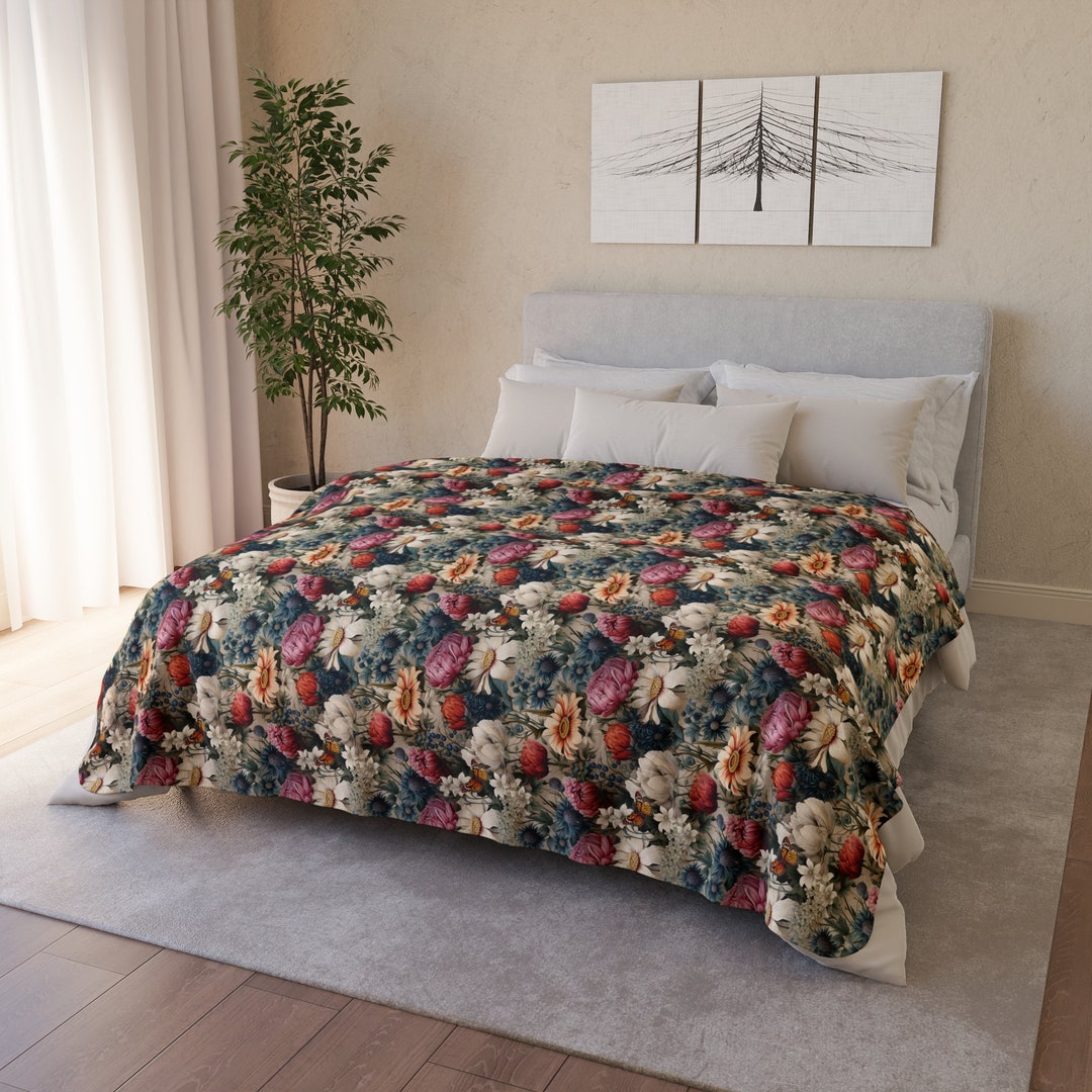 White Floral - Sustainably Made Throw Blanket