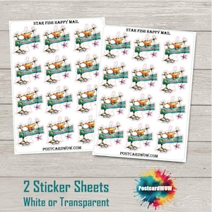 Puede incluir: Una taza de cerámica blanca con un asa negra y el texto "But First, Coffee" en negrita negra. La taza está sobre una superficie blanca. La taza mide aproximadamente 10 cm de alto.