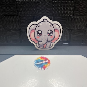 Éléphant mignon - autocollant en vinyle - ordinateur portable - gourde - étui pour téléphone - cahiers