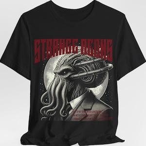 Space Cthulhu Shirt || Eldritch Horror || Vintage Goth || Lovecraft Gift || Literature Shirt || Retro Grunge || 100% Cotton Unisex T-Shirt