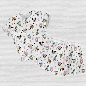 Camiseta de Mickey y sus amigos, pijama de Disneyland 2025, pijama de mujer con cabeza de Mickey, camiseta corta con dibujos animados, pijama de Disney para niña