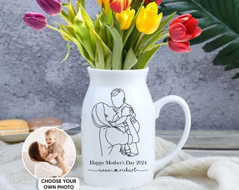 Personalized Mother's Day Flower Vase, Custom Line Drawing from Photo Flower Vase, Faceless Portrait Gift, Gift for Her, Gift for Mom, Nana