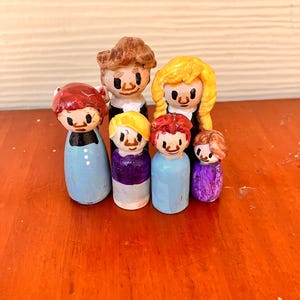 Family portrait Peg dolls