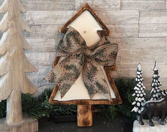 Weihnachtsbaumkerze: Fraser Tanne Duftendes Kokosnuss-Apricot-Wachs in Naturholz