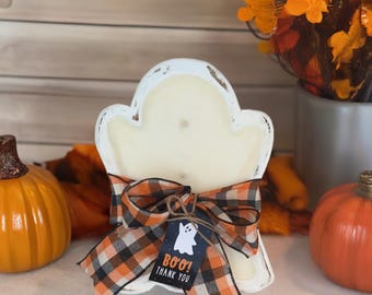 Wooden Ghost Candle: Fall Scented Halloween Decor