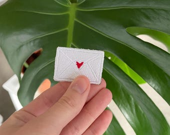 Love letter - Iron on embroidery - Patches