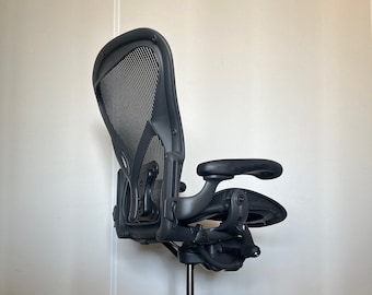 Herman Miller Aeron office chair (REFURBISHED, as good as new) Full option with posture fit