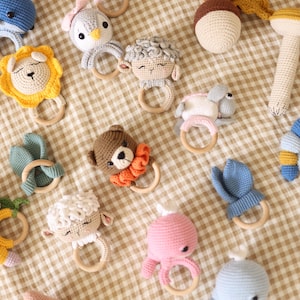 Baby first year crochet rattle 0+ months,Montessori crochet animal toys,wooden hanging toys,sensory toys,expecting mom gift,new parents gift