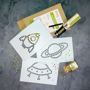 Kit Création "Space" comprenant 3 gabarits et 208 Studs variés #20. Disponible avec ou sans outil de pose. Facile  utiliser.