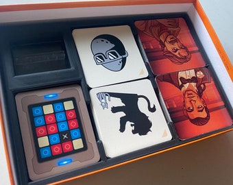 Codenames: Pictures Insert | Organizer