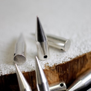 10 Spike Charms, Bullet Pendant, Pointed Pendant, Jewelry Making Supply, High Quality Wholesale Beads Jewelry Supplies, ZM459