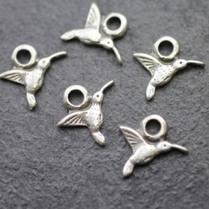 20 Hummingbird Charms, Antique silver, hummingbird pendant, Bracelets charms, Earrings charms, pendants necklace Bird Jewelry ZM68as
