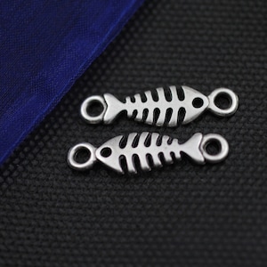 20 Pcs Silver Fish Bone Charm, Minimalist Fish Bone Charm, Jewelry Making Pendants, Earring Embellishments, Skull Fish Pendant, ZM518