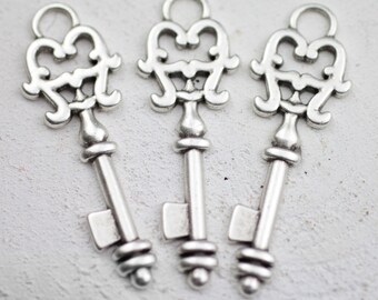 5 Silver Key Necklace, Large Skeleton Key Pendant, Rustic Pendants, Gift for New Mom, Vintage Large Skeleton Keys,Halloween Gift ZM530