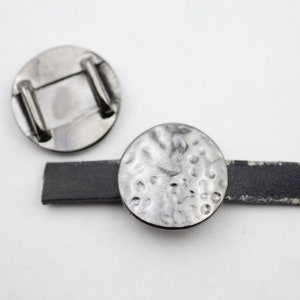 5 Silber Runde gehämmert Schieber, Komponente für Flachleder und Kordel Armband, Jet Hematite überzogen, Großhandelspreis, ZM315jh